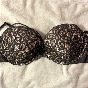Victoria’s Secret Black Lace Bra in 38 DD